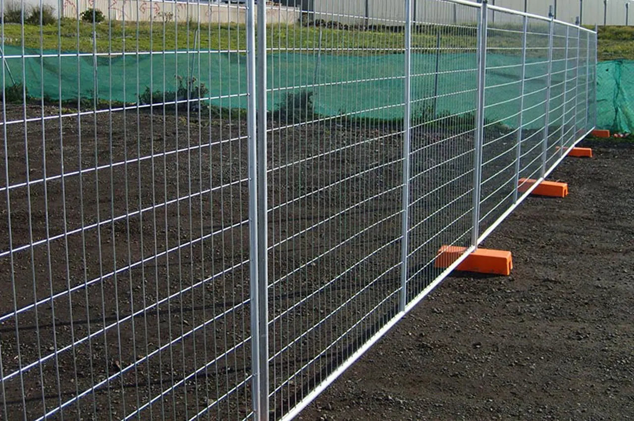 Temporary fence rentals for construction sites and events